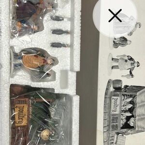 Holiday Village Poultry Stand Figurine Set